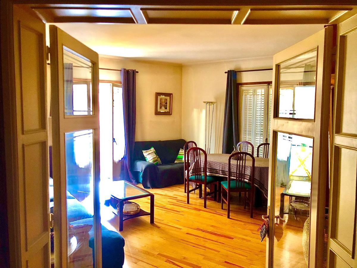 Maison Biscuit. Apartament A La Placa De La Vila Camprodon Exterior photo